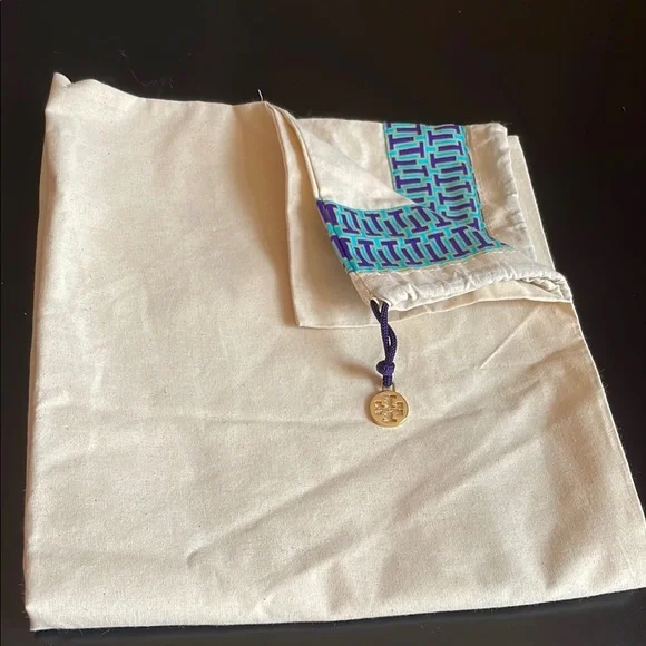 Tory Burch Cream Bag with Blue Patterned Trim - Picture 3 of 3